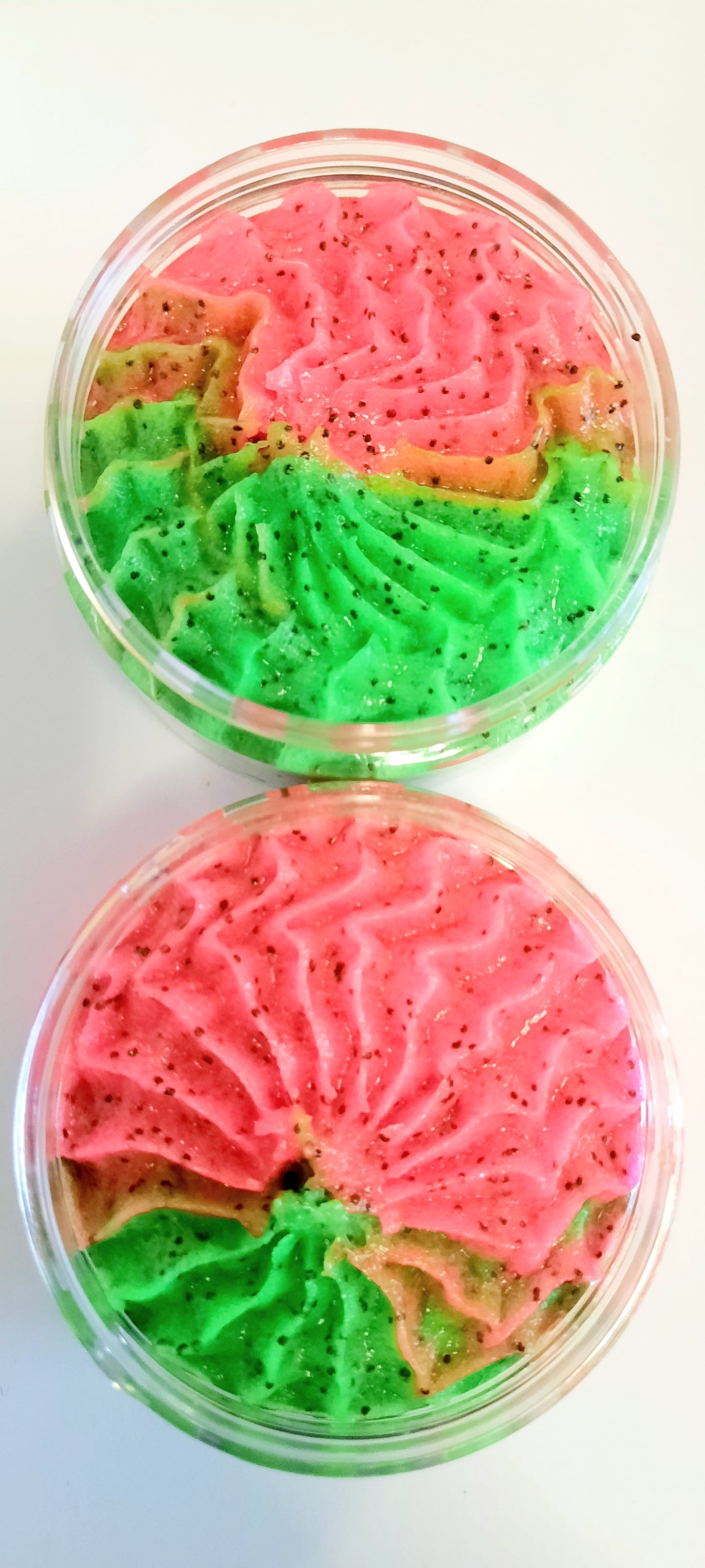 BODY SCRUB - KIWI MELON W/POPPY SEEDS