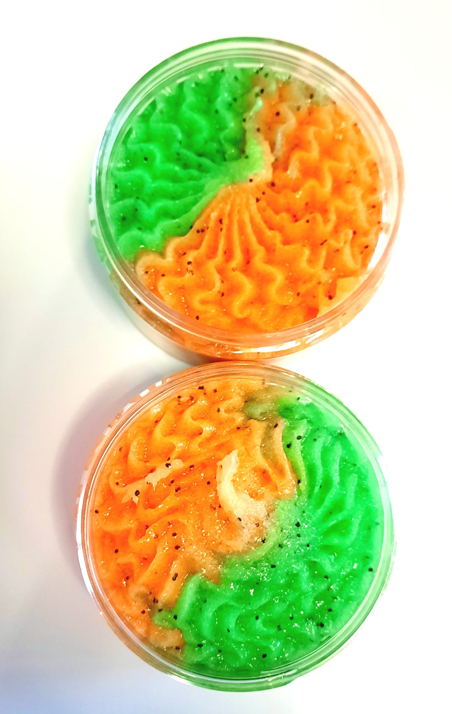 BODY SCRUB - TROPICAL PASSION W/ POPPY SEEDS